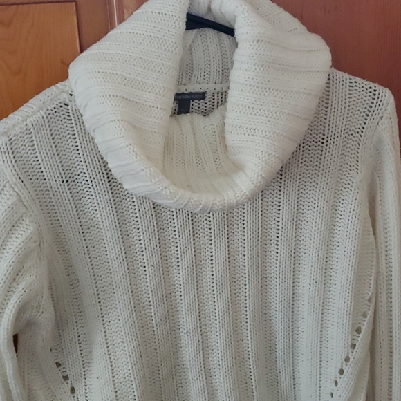 Charlotte Russe women's sweater - Picture 3 of 4